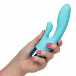 California Exotic Rabbit Vibrator Eden Lover - Blauw (OP=OP) 14 California Exotic Rabbit Vibrator Eden Lover - Blauw (OP=OP) -Clitoris Vibrators Verkoop rabbit vibrator eden lover blauw hand scaled